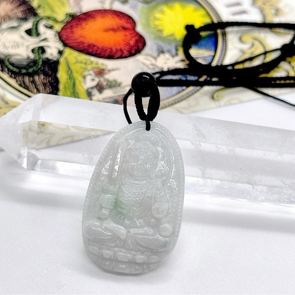 GRADE A Burmese Light Green Jadeite Jade OOAK Hand Carved Samurai Unisex Pendant - Picture 4 of 5